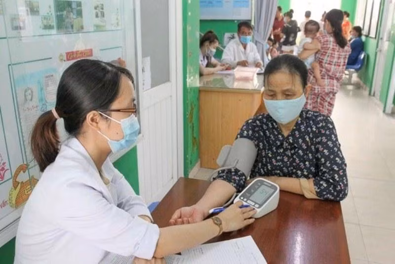 Trạm y tế phường, xã, thị trấn tại TPHCM hiện nay đang thiếu trầm trọng nhân sự có chuyên môn phục vụ công tác khám chữa bệnh ban đầu cho người dân