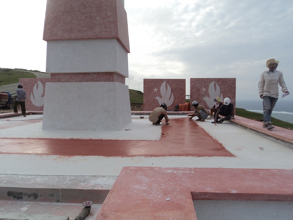 Công trình Cột cờ Tổ quốc trong quá trình thi công ngày 30/11/2013