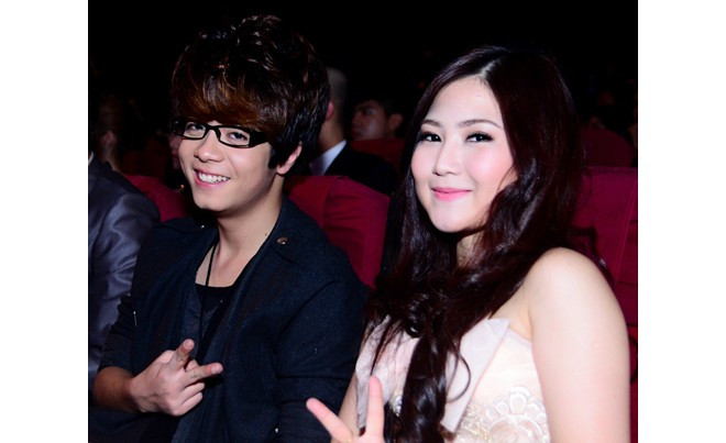 Bùi Anh Tuấn và Hương Tràm cũng có thời gian gắn bó khoảng nửa năm khi cả hai còn là thí sinh The Voice mùa đầu tiên. Tuy nhiên chuyện tình cảm nhanh chóng tan vỡ sau khi cuộc thi kết thúc