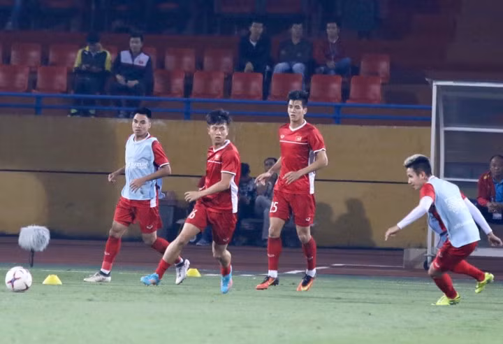 Thắng Campuchia 3-0, tuyển Việt Nam vào bán kết AFF Cup ảnh 26 Thắng Campuchia 3-0, tuyển Việt Nam vào bán kết AFF Cup ảnh 26