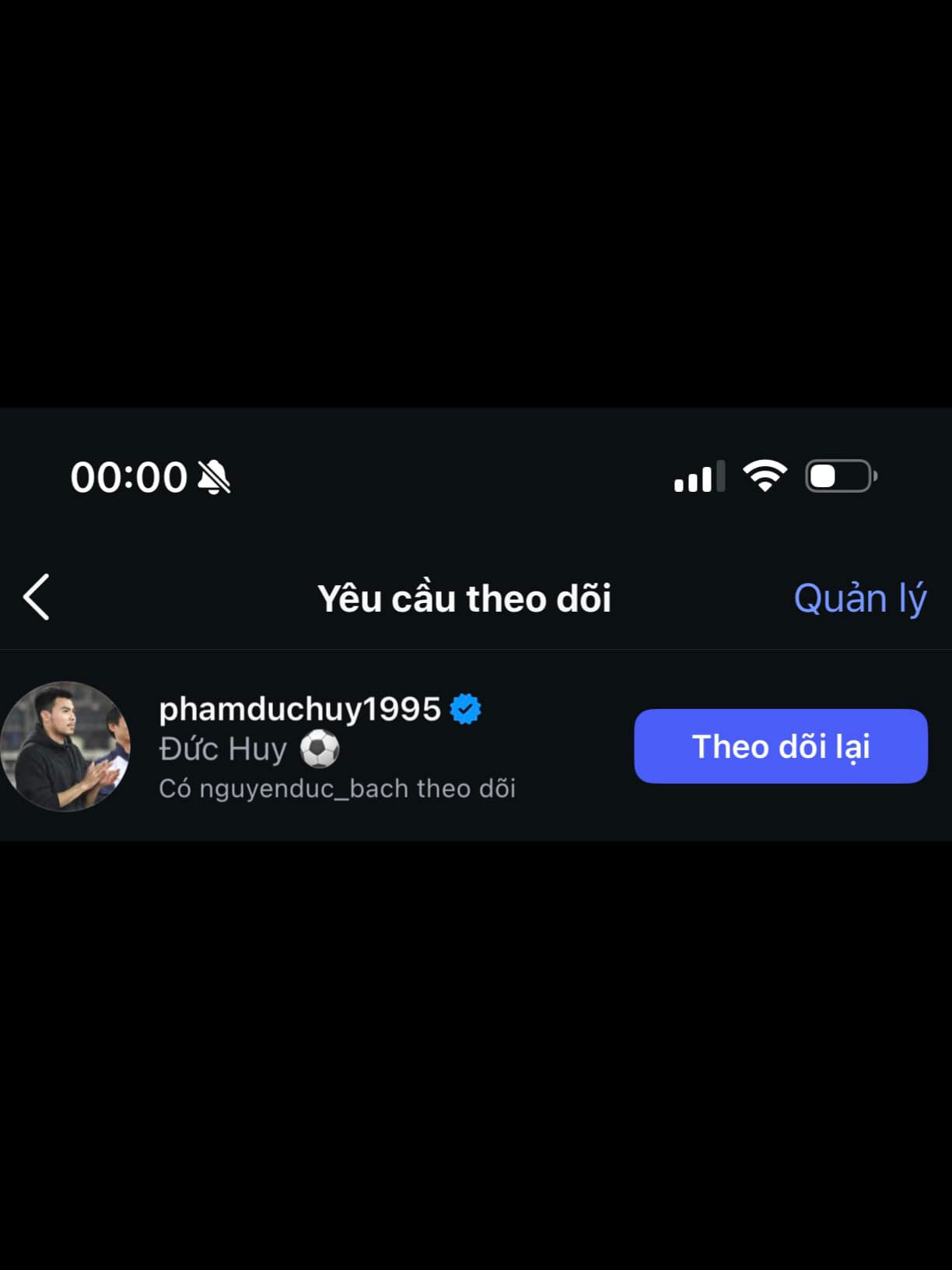 MC Huyền Trang liên tục cập nhật trạng thái liên quan tới cầu thủ Đức Huy. MC Huyền Trang liên tục cập nhật trạng thái liên quan tới cầu thủ Đức Huy.