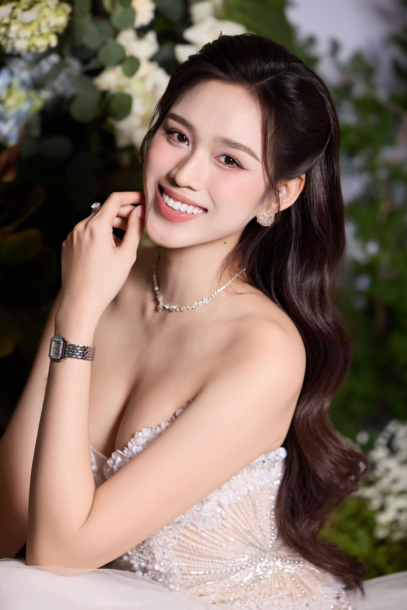 Hoa hậu Đỗ Thị Hà khẳng định tiếp tục sứ mệnh hoa hậu, viết tiếp những hành trình mới đẹp đẽ với danh hiệu Hoa hậu Việt Nam.