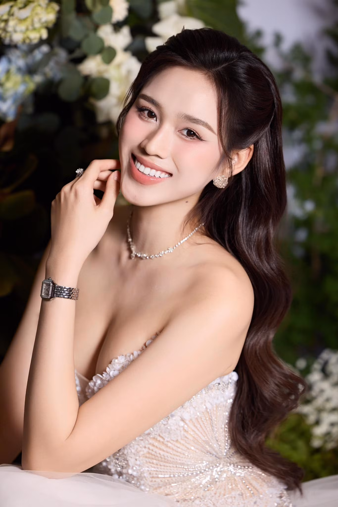 Hoa hậu Đỗ Thị Hà khẳng định tiếp tục sứ mệnh hoa hậu, viết tiếp những hành trình mới đẹp đẽ với danh hiệu Hoa hậu Việt Nam. Hoa hậu Đỗ Thị Hà khẳng định tiếp tục sứ mệnh hoa hậu, viết tiếp những hành trình mới đẹp đẽ với danh hiệu Hoa hậu Việt Nam.
