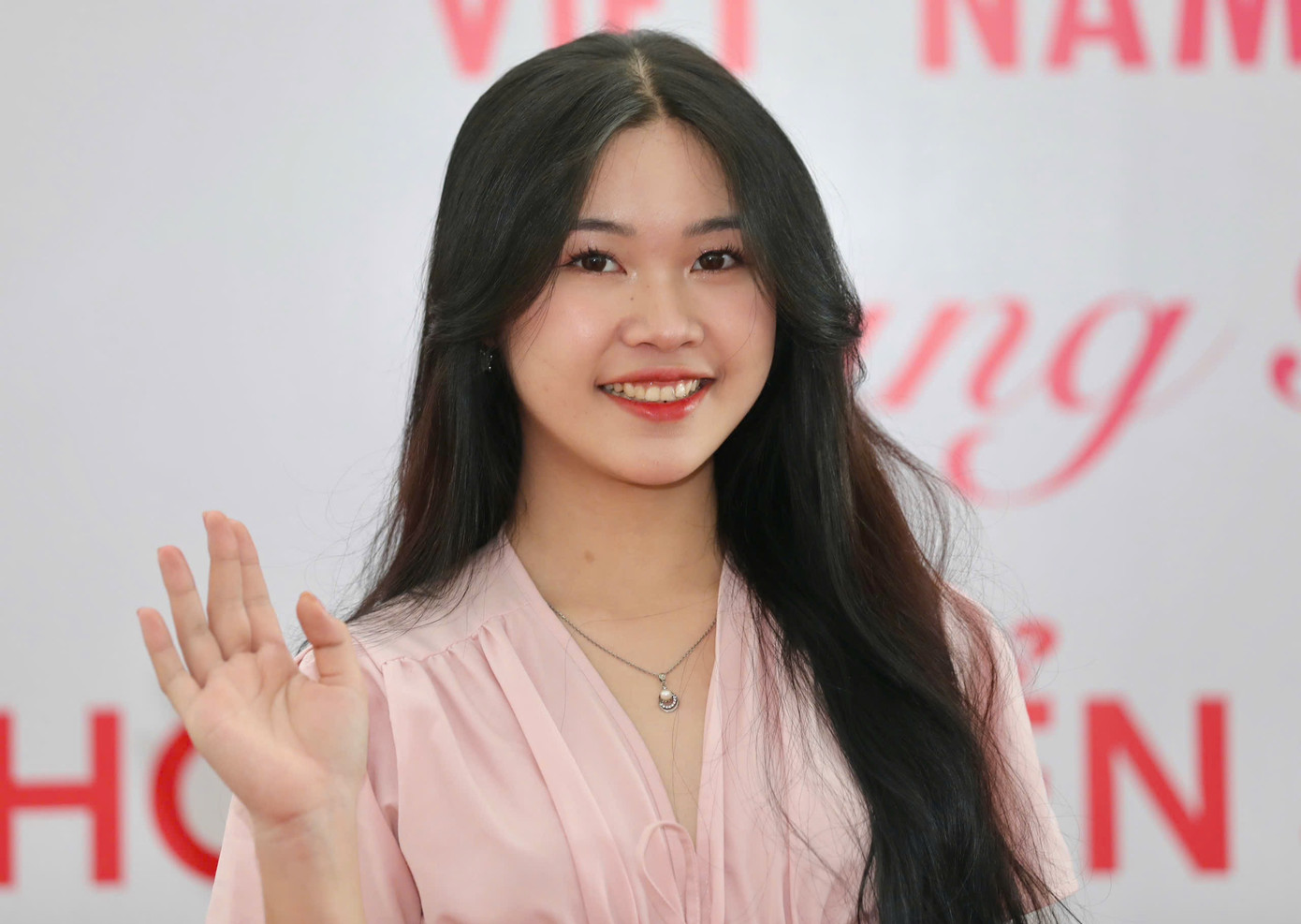 Các cô gái đều sẵn sàng cho hành trình sắp tới tại cuộc thi nhan sắc danh giá bậc nhất.