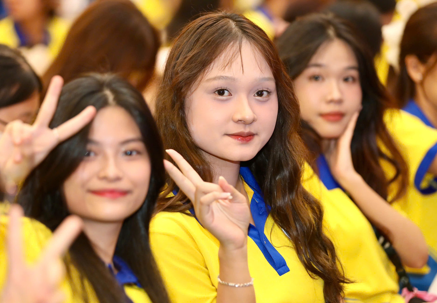 Nhiều cô gái hào hứng đăng ký dự thi với mong muốn có trải nghiệm đáng nhớ của tuổi thanh xuân.