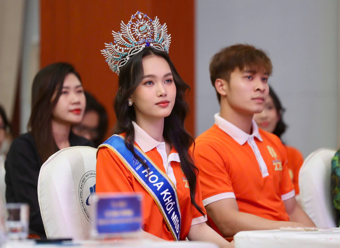 Trúc Vi cho biết cô tham gia cuộc thi nhan sắc vì muốn thoát ra khỏi vùng an toàn, khẳng định bản thân. "Tôi đã trưởng thành hơn sau khi đạt danh hiệu Hoa khôi Đại học Mở TPHCM", Trúc Vi chia sẻ. Trúc Vi cho biết cô tham gia cuộc thi nhan sắc vì muốn thoát ra khỏi vùng an toàn, khẳng định bản thân. "Tôi đã trưởng thành hơn sau khi đạt danh hiệu Hoa khôi Đại học Mở TPHCM", Trúc Vi chia sẻ.