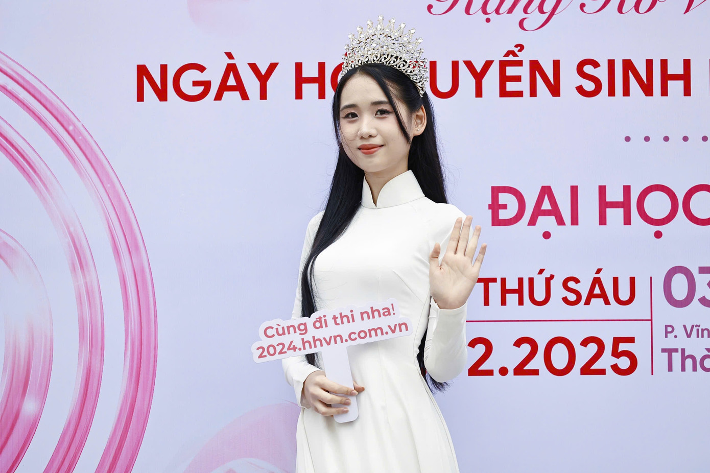 Trương Tâm Như - Hoa khôi Đại học FPT Đà Nẵng 2024 - cho biết cô đã nộp đơn đăng ký dự thi Hoa hậu Việt Nam 2024. Tại ngày hội tuyển sinh ở Đại học Huế, cô tự tin thể hiện khả năng tiếng Anh và sẵn sàng chinh phục danh hiệu cao nhất. Trương Tâm Như - Hoa khôi Đại học FPT Đà Nẵng 2024 - cho biết cô đã nộp đơn đăng ký dự thi Hoa hậu Việt Nam 2024. Tại ngày hội tuyển sinh ở Đại học Huế, cô tự tin thể hiện khả năng tiếng Anh và sẵn sàng chinh phục danh hiệu cao nhất.