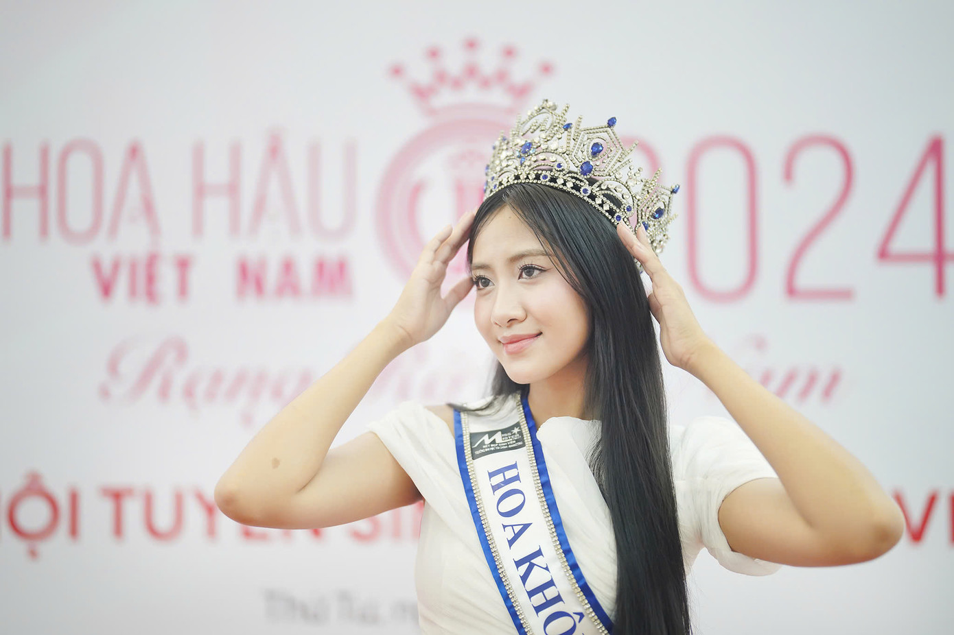 Theo Trúc Linh, thi hoa hậu là giấc mơ cô đã ấp ủ từ lâu. “Tôi nghĩ đây là cơ hội để mình phát triển nhiều mặt, thích ứng với cuộc thi mới. Hơn nữa Hoa hậu Việt Nam lại là cuộc thi nhan sắc có truyền thống lâu đời của Việt Nam. Tôi tự hào khi trở thành thí sinh của Hoa hậu Việt Nam 2024”, Trúc Linh nói. Theo Trúc Linh, thi hoa hậu là giấc mơ cô đã ấp ủ từ lâu. “Tôi nghĩ đây là cơ hội để mình phát triển nhiều mặt, thích ứng với cuộc thi mới. Hơn nữa Hoa hậu Việt Nam lại là cuộc thi nhan sắc có truyền thống lâu đời của Việt Nam. Tôi tự hào khi trở thành thí sinh của Hoa hậu Việt Nam 2024”, Trúc Linh nói.