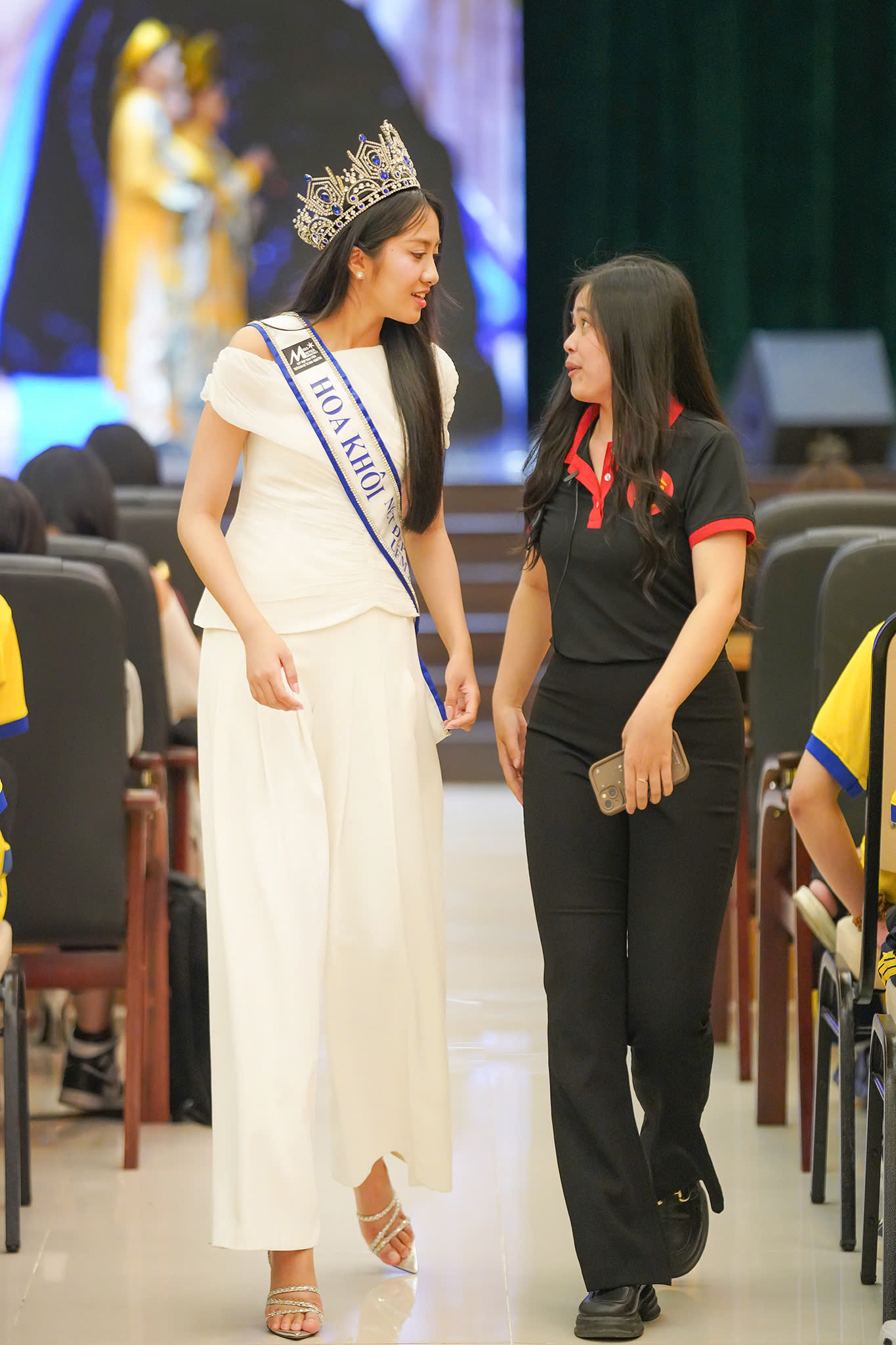 Hà Trúc Linh có chiều cao 1,72 m, nặng 54 kg, số đo ba vòng 84-65-95 cm. Trúc Linh cho rằng đó là điểm khác biệt khiến cô nổi bật giữa đám đông. Hà Trúc Linh có chiều cao 1,72 m, nặng 54 kg, số đo ba vòng 84-65-95 cm. Trúc Linh cho rằng đó là điểm khác biệt khiến cô nổi bật giữa đám đông.