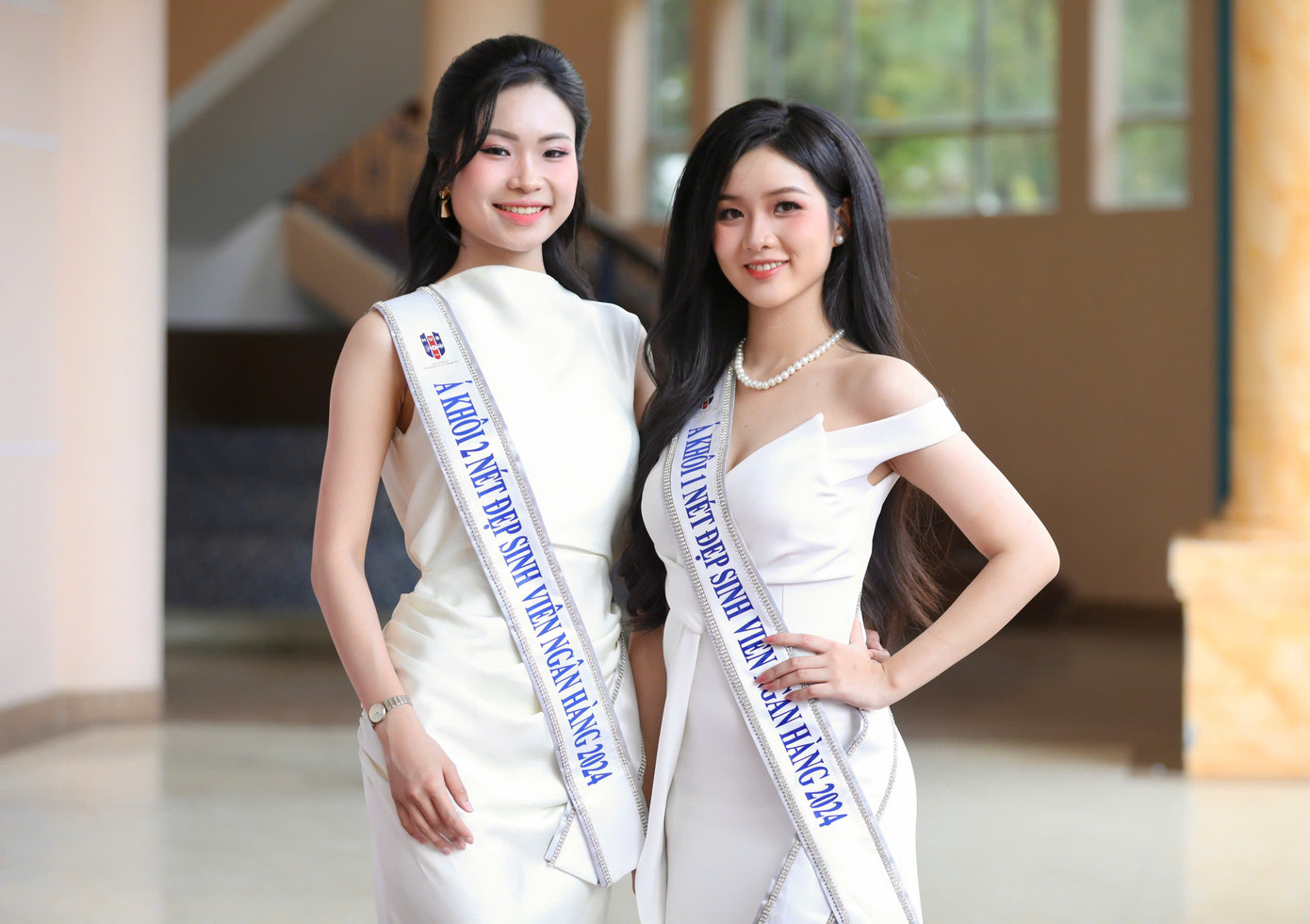 “Cuộc sống ai cũng có ước mơ, có lẽ các bạn nữ sinh đều có ước mơ trở thành hoa hậu. Biết đâu trong tương lai Đại học Ngân hàng sẽ giống Đại học Ngoại thương, trở thành nơi có nhiều hoa hậu, á hậu. Tôi mong muốn sinh viên Đại học Ngân hàng dám ước mơ, dám thực hiện để biến ước mơ thành sự thật”, PGS. TS. Nguyễn Đức Trung nói. “Cuộc sống ai cũng có ước mơ, có lẽ các bạn nữ sinh đều có ước mơ trở thành hoa hậu. Biết đâu trong tương lai Đại học Ngân hàng sẽ giống Đại học Ngoại thương, trở thành nơi có nhiều hoa hậu, á hậu. Tôi mong muốn sinh viên Đại học Ngân hàng dám ước mơ, dám thực hiện để biến ước mơ thành sự thật”, PGS. TS. Nguyễn Đức Trung nói.