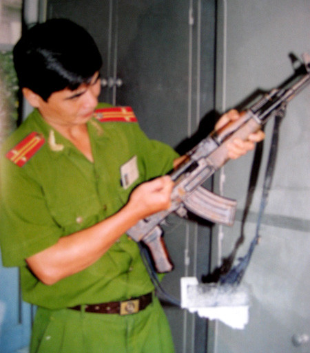 Chuẩn bị lên đường phá án. Chuẩn bị lên đường phá án.