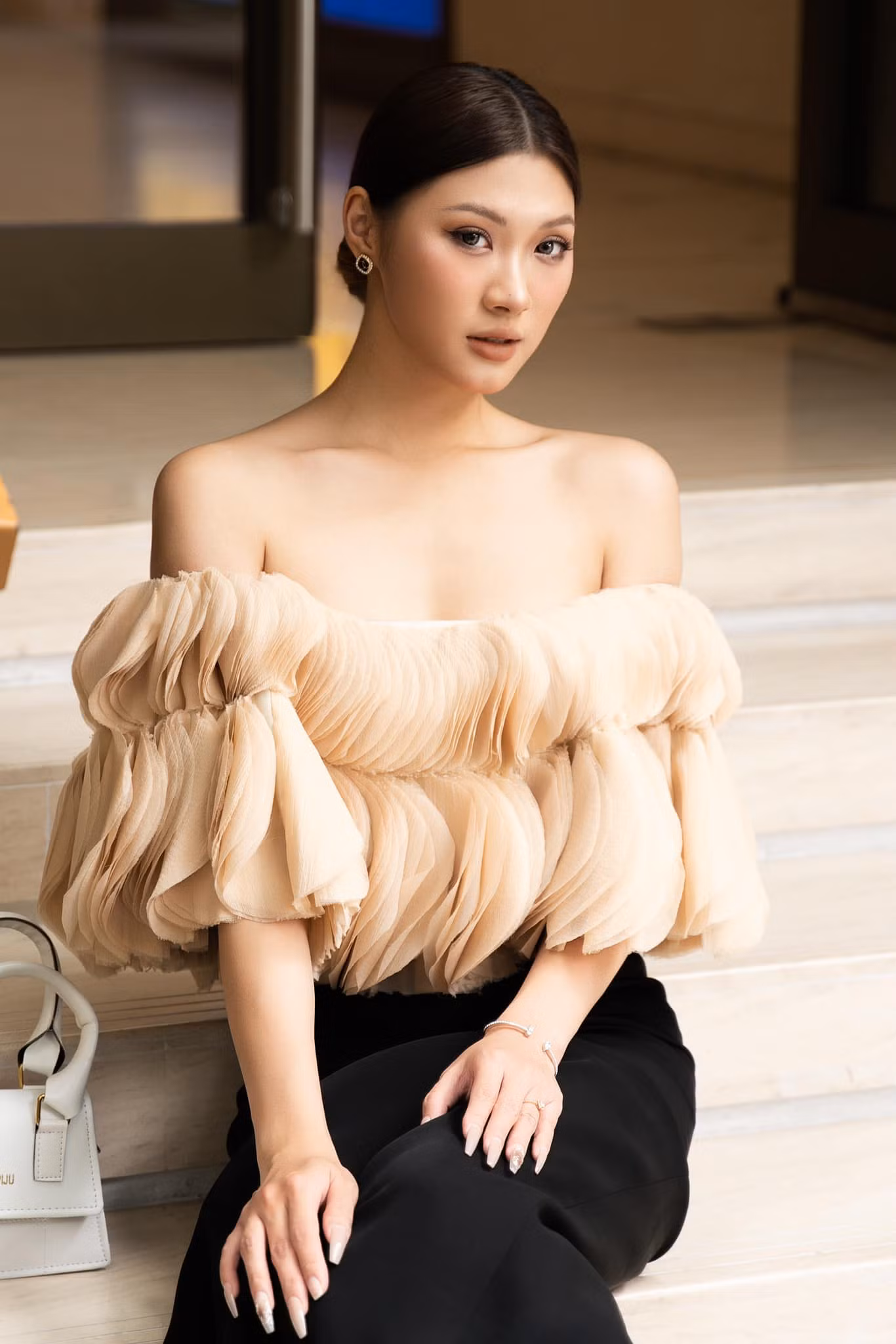 "Tôi mong muốn dùng tiếng nói và hình ảnh của mình để truyền cảm hứng, đặc biệt là đến các bạn trẻ, về sự tự tin, quyết tâm và lòng nhân ái", cô chia sẻ.