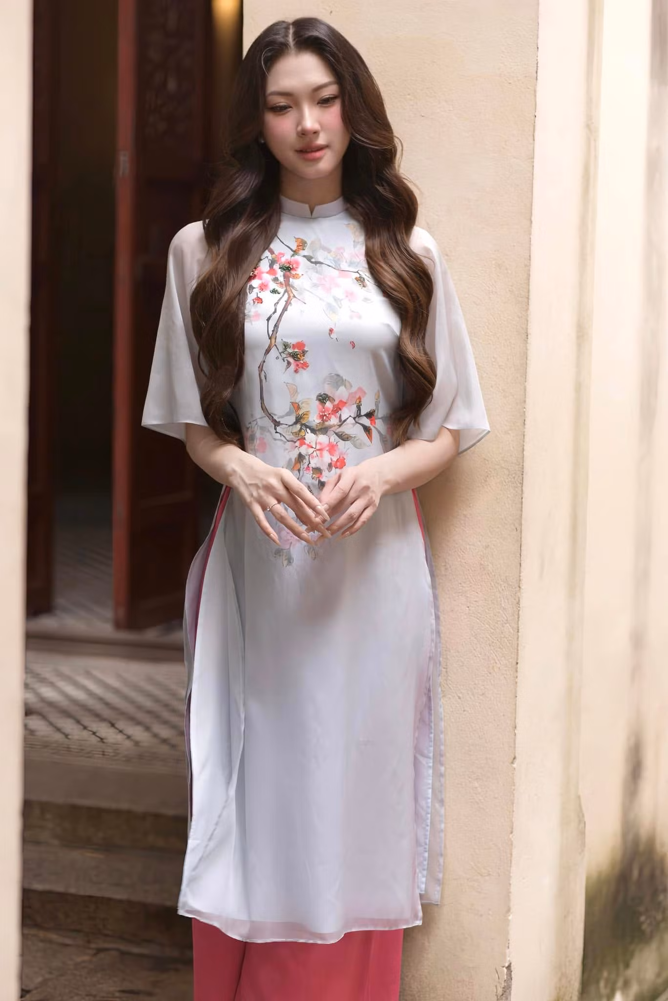 Trong vòng phỏng vấn kín, Thu Thảo được các giám khảo đặt câu hỏi về sở thích, tài năng cũng như kiến thức đời sống thường ngày. "Tôi cảm thấy đây là cơ hội quý giá để thể hiện bản thân và bày tỏ những suy nghĩ chân thành của mình", cô chia sẻ.