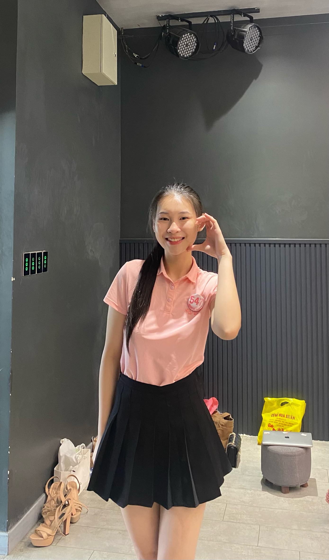 Hiền Nhi cho biết mục tiêu của cô khi tham gia Hoa hậu Việt Nam không chỉ khẳng định bản thân mà còn muốn truyền cảm hứng tích cực đến cộng đồng, góp phần cống hiến cho xã hội. Hình mẫu mà cô muốn hướng đến là đương kim Hoa hậu Việt Nam - Huỳnh Thị Thanh Thủy.