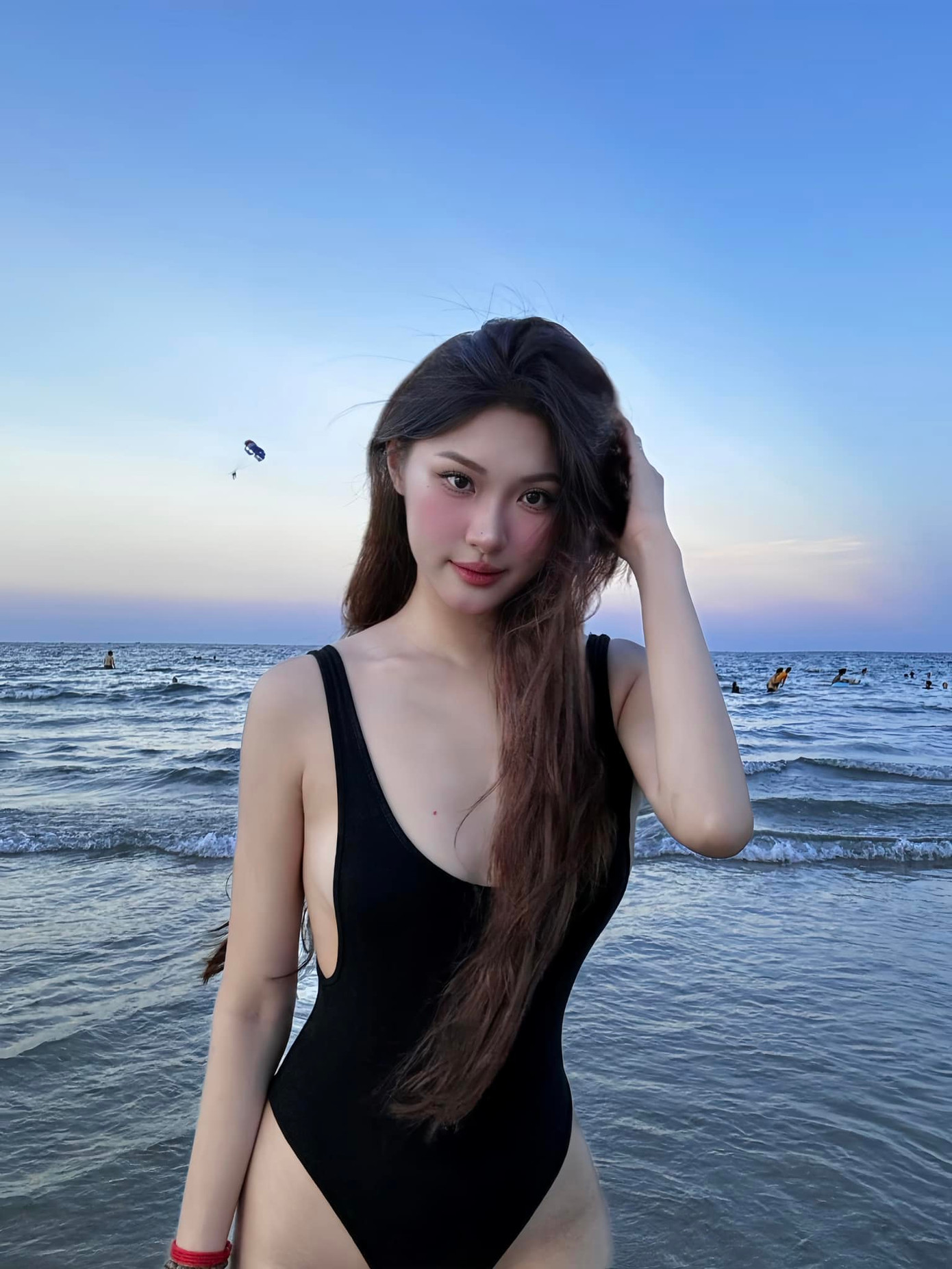 Ban đầu, khi Thu Thảo bày tỏ mong muốn tham gia Hoa hậu Việt Nam 2024, gia đình cô lo lắng vì đây là cuộc thi lớn, bố mẹ sợ cô không đảm bảo về sức khỏe. Tuy nhiên, khi thấy cô nghiêm túc và quyết tâm, gia đình đã hoàn toàn ủng hộ. Sự động viên từ bố mẹ chính là nguồn động lực lớn giúp Thu Thảo tự tin theo đuổi ước mơ.