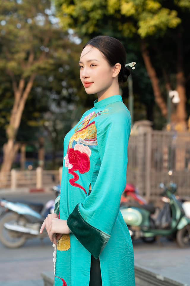 Giang Thanh nói cô không lo lắng mà thấy tự tin ở vòng thi nhân trắc học. “Tôi biết ơn bố mẹ đã có công sinh thành và trao cho tôi một vẻ đẹp nguyên bản khiến tôi rất tự tin”, cô nói.