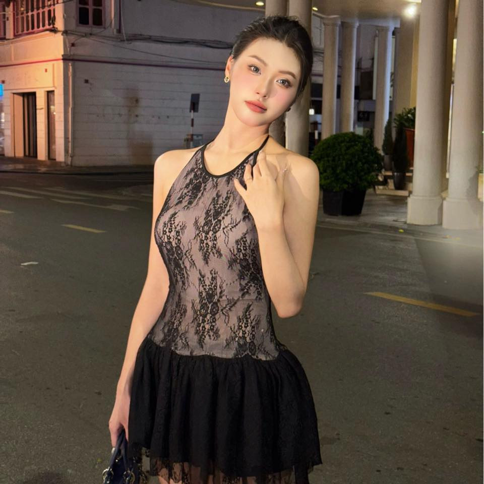 Thu Thảo nói hồi đi học, cô tự ti về chiều cao của mình, vì thường nổi trội hơn các bạn. "Nhưng từ khi trưởng thành, tôi học được cách yêu thương và trân trọng bản thân. Chiều cao không chỉ là một đặc điểm ngoại hình, mà còn là lợi thế giúp tôi tự tin hơn trong cuộc sống và công việc", cô nói.