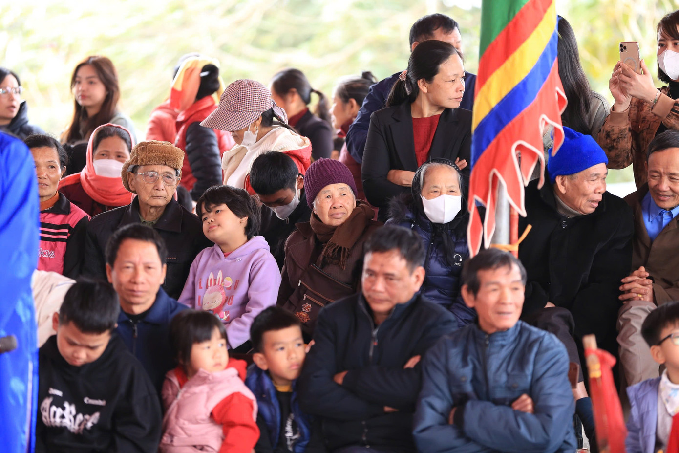 Việc tạm dừng phần cướp phết tại lễ hội Phết Hiền Quan kéo dài từ 2019 đến nay. Dù ngày đầu tiên của hội phết diễn ra vào Chủ nhật (9/2) nhưng khung cảnh đìu hiu khác lạ. Không gian tế lễ diễn ra ở đền khá chật hẹp nhưng trong suốt thời gian diễn ra nghi thức tế lễ, chủ yếu chỉ có người già, trẻ nhỏ dõi theo. Đám thanh niên trai tráng vốn là lực lượng xuất hiện đông đảo nhất tại hội Phết tỏ ra thờ ơ, bởi xã Hiền Quan chủ trương không tổ chức cướp phết.