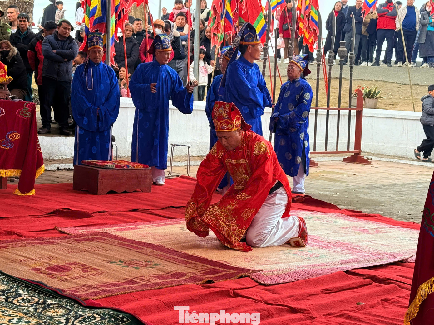 Sau phần tế lễ, các quả phết được rước về đình. Chiều 13 tháng Giêng (10/2), lễ hội Phết Hiền Quan tiếp tục diễn ra với các nghi thức rước, tế lễ tuy nhiên số phận các quả phết vẫn được đông đảo người dân quan tâm. Bởi người dân Hiền Quan cho rằng khi quả phết "không bay lên" đồng nghĩa với một năm kém suôn sẻ.