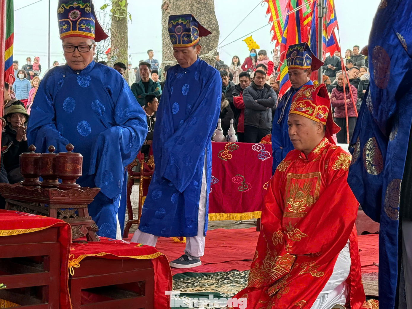 Sau phần tế lễ, các quả phết được rước về đình. Chiều 13 tháng Giêng (10/2), lễ hội Phết Hiền Quan tiếp tục diễn ra với các nghi thức rước, tế lễ tuy nhiên số phận các quả phết vẫn được đông đảo người dân quan tâm. Bởi người dân Hiền Quan cho rằng khi quả phết "không bay lên" đồng nghĩa với một năm kém suôn sẻ.