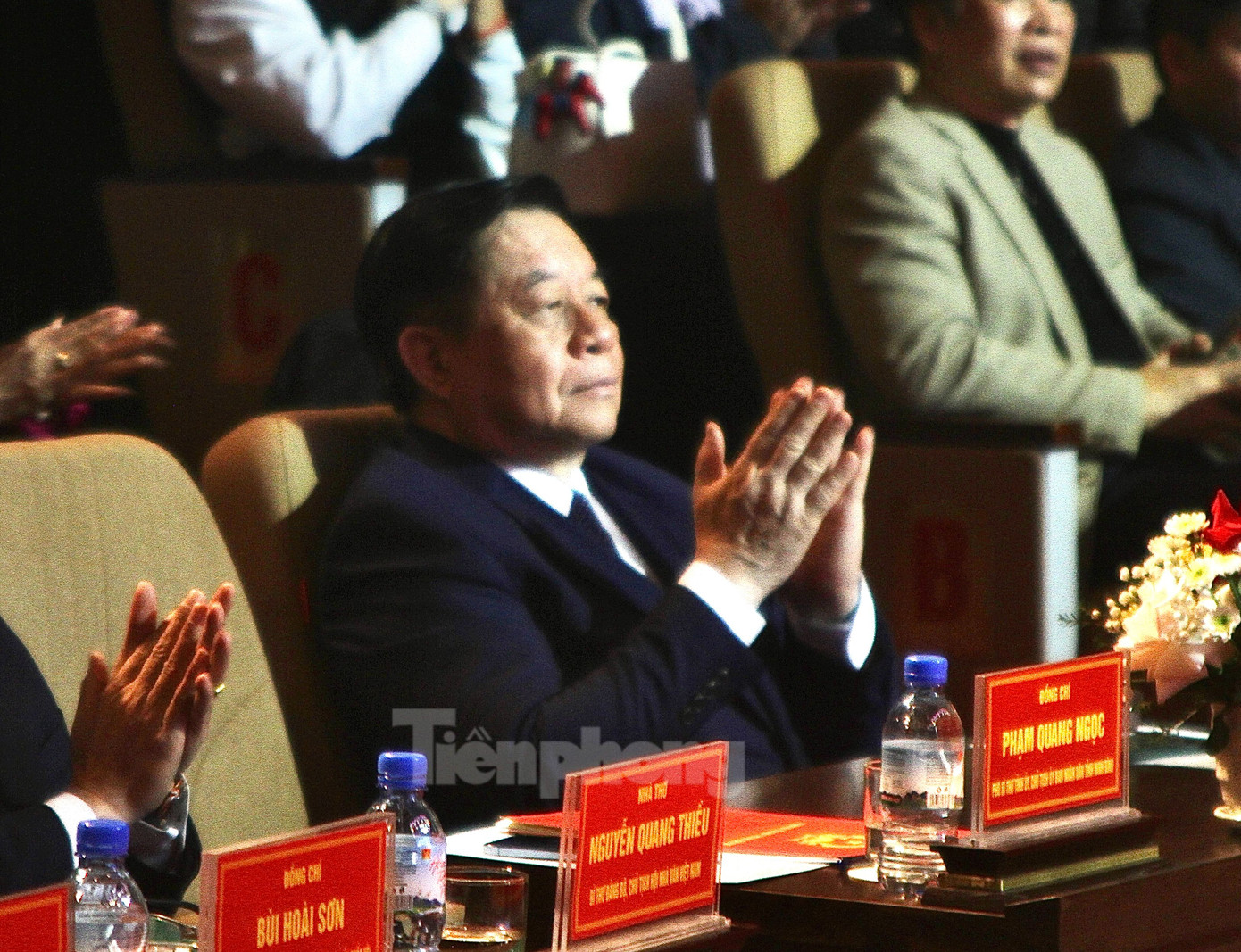 Ủy viên Bộ Chính trị, Bí thư T.Ư Đảng, Trưởng ban Tuyên giáo và Dân vận T.Ư Nguyễn Trọng Nghĩa dự đêm thơ Tổ quốc bay lên. Ủy viên Bộ Chính trị, Bí thư T.Ư Đảng, Trưởng ban Tuyên giáo và Dân vận T.Ư Nguyễn Trọng Nghĩa dự đêm thơ Tổ quốc bay lên.