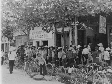 Những bức ảnh về một Hà Nội thời bao cấp của John Ramsden