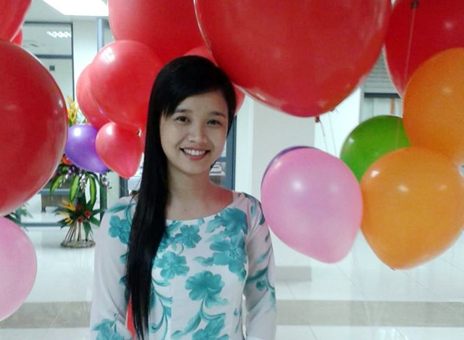 Cô giáo trẻ Hà Thị Thúy trong buổi lễ khai giảng năm học 2013 