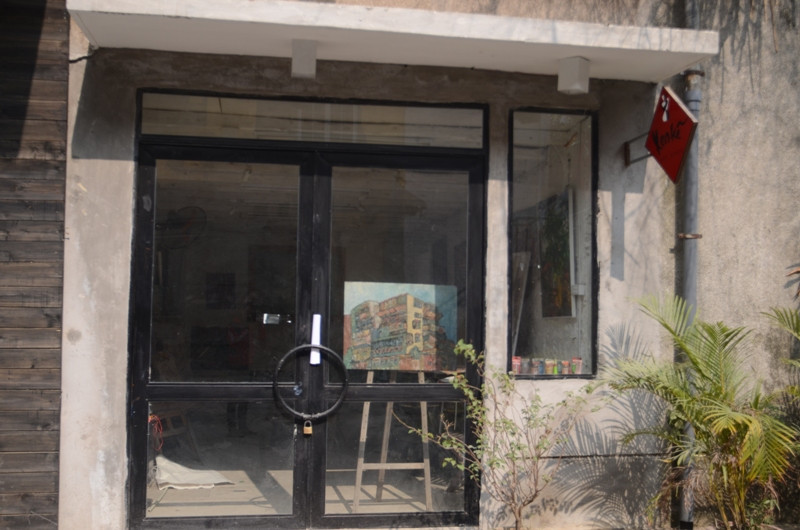 Bên cạnh đó, nhiều cửa hàng đã chấp hành yêu cầu của UBND quận Hai Bà Trưng đóng cửa hàng