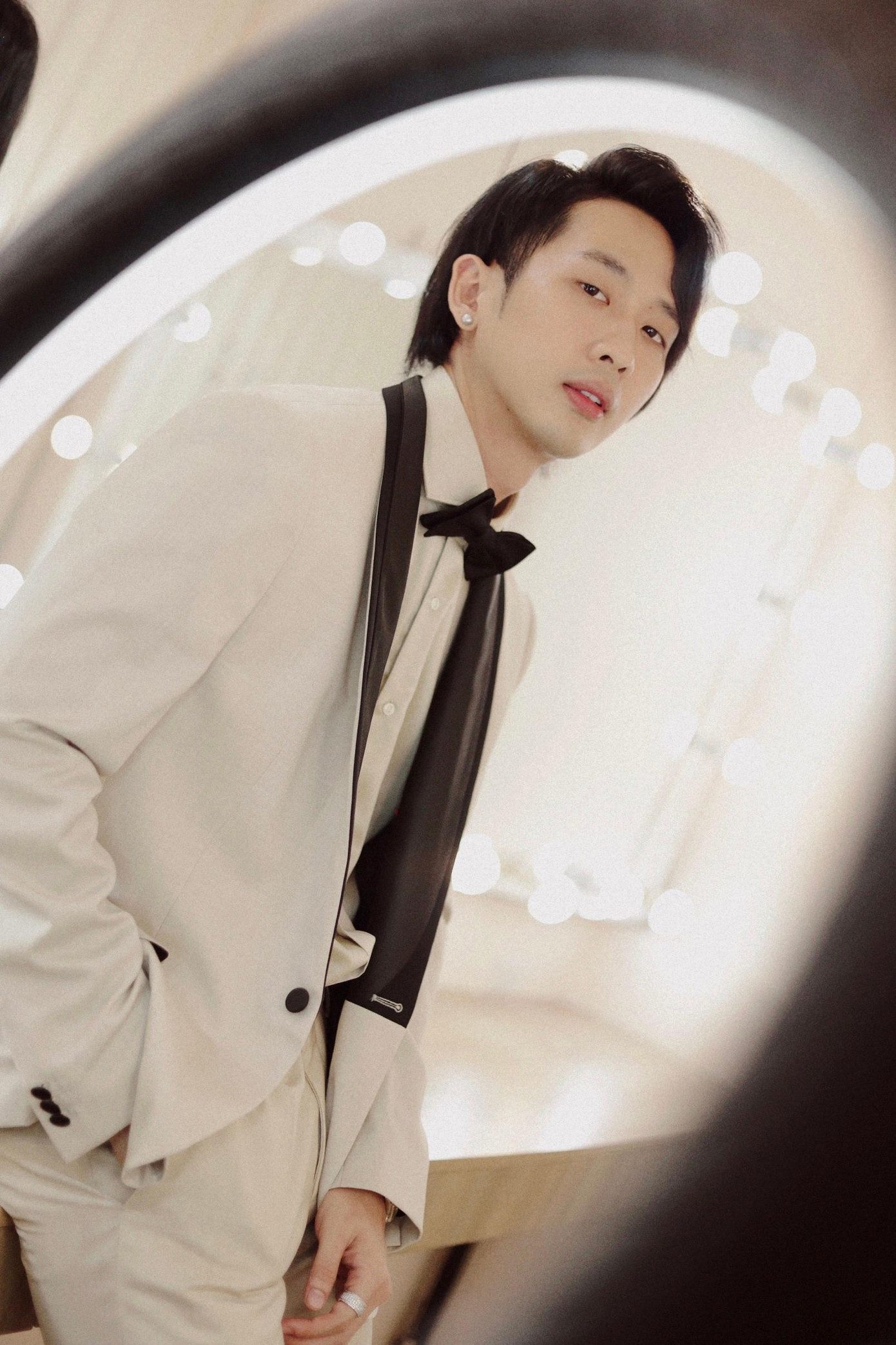 Tuấn Trần được khán giả đánh giá tích cực với vai Quắn. Ảnh: NVCC.