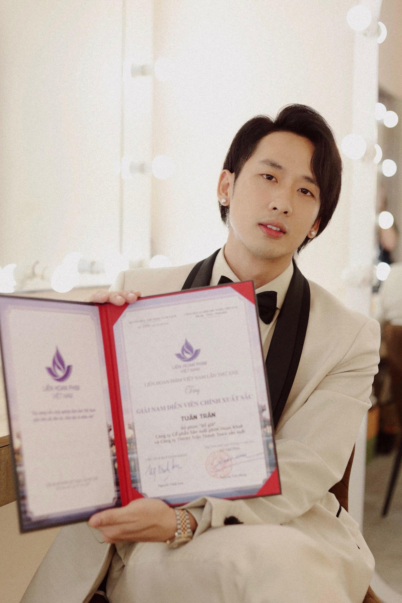 Tuấn Trần tiếc nuối khi không thể trực tiếp nhận giải ở liên hoan phim. Ảnh: NVCC.