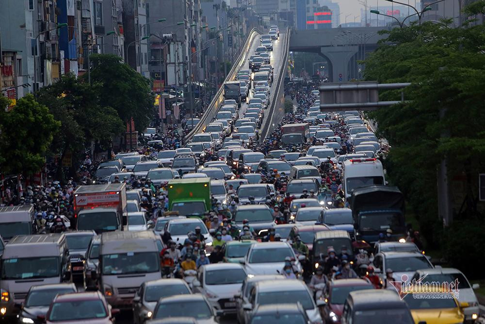 Thu phí ô tô để giảm ùn tắc và ô nhiễm môi trường Hà Nội: các góc nhìn khác nhau