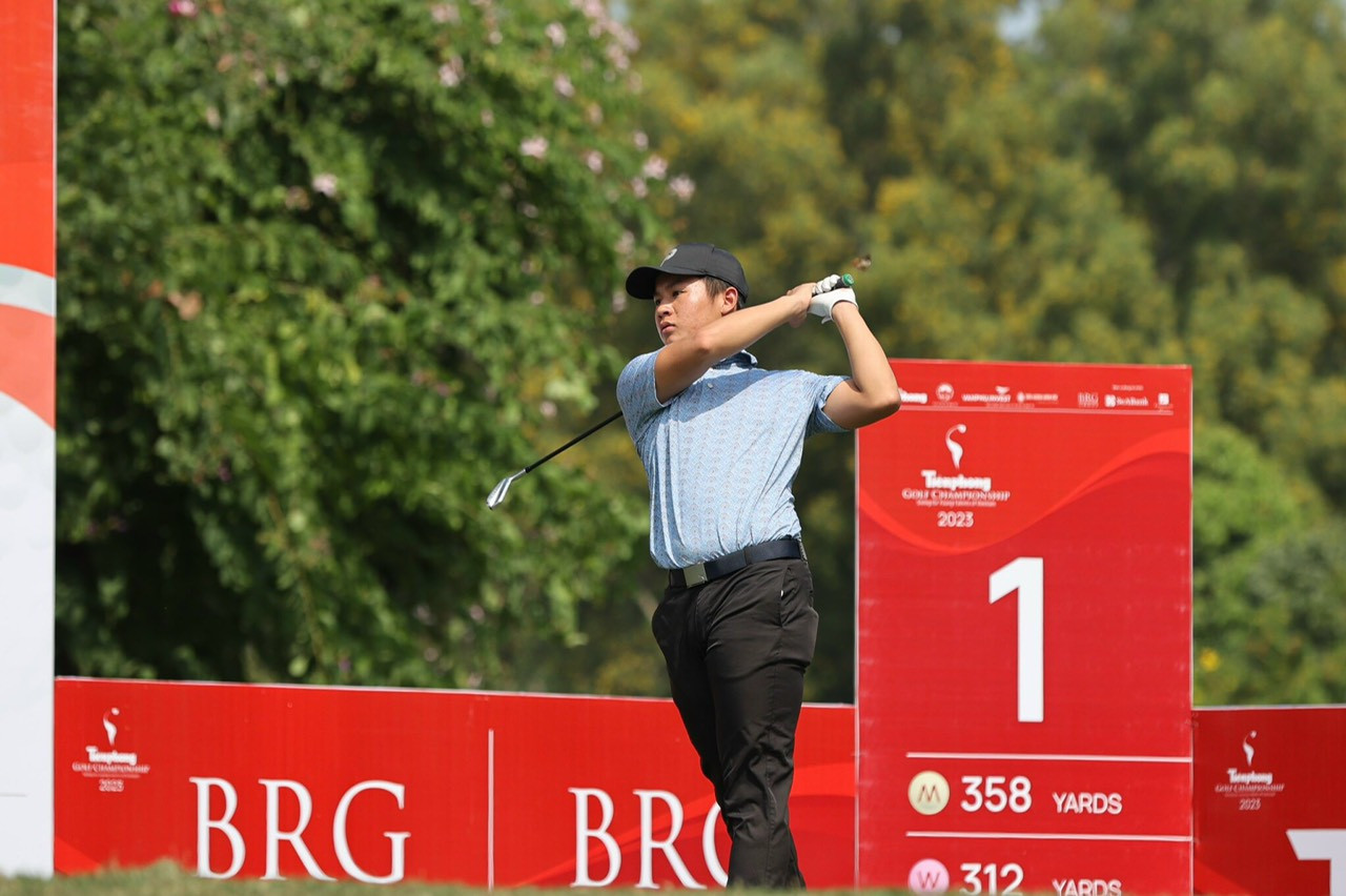 Mùa giải 2023, Đoàn Uy đạt nhiều thành tích đáng ngưỡng mộ với tấm HCB đồng đội tại SEA Games 32, vô địch chặng 1 VGA Junior Tour, tốp 3 vô địch trẻ quốc gia. Mùa giải 2023, Đoàn Uy đạt nhiều thành tích đáng ngưỡng mộ với tấm HCB đồng đội tại SEA Games 32, vô địch chặng 1 VGA Junior Tour, tốp 3 vô địch trẻ quốc gia.