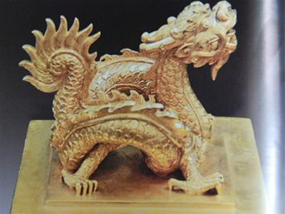 Hoàng đế tôn thân chi bảo, Kim ấn lớn nhất thời Minh Mạng, được chế tác từ 234 lượng vàng