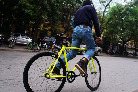 Phanh xe bằng cả trọng lượng cơ thể