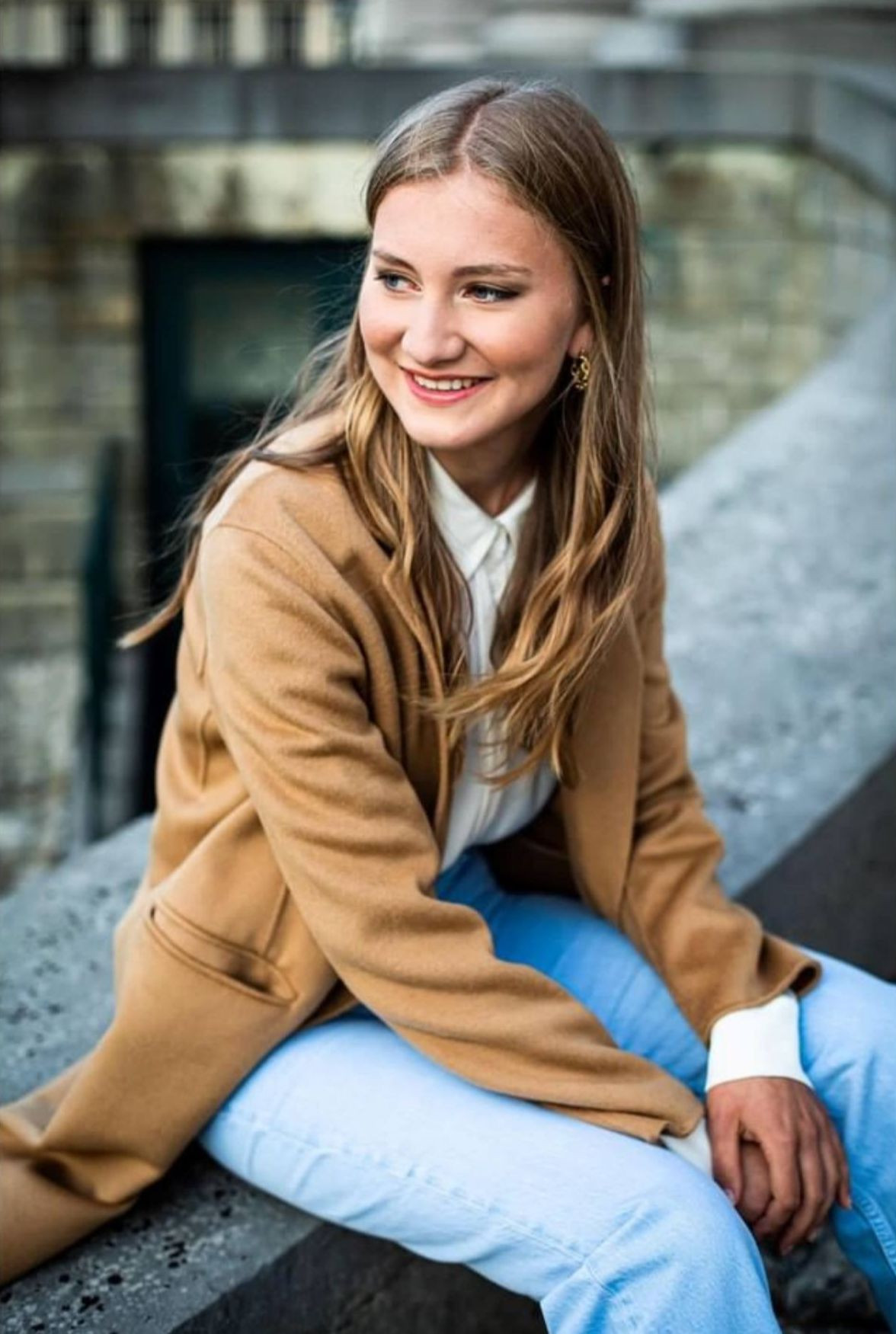 Về đời tư, Elisabeth có mối quan hệ tình cảm với sinh viên Lịch sử Nick Dodd tại Đại học Oxford. Theo truyền thông Anh, người đàn ông may mắn sở hữu mái tóc màu tóc đỏ, đến từ Rochdale, một thành phố gần Manchester, Vương quốc Anh.