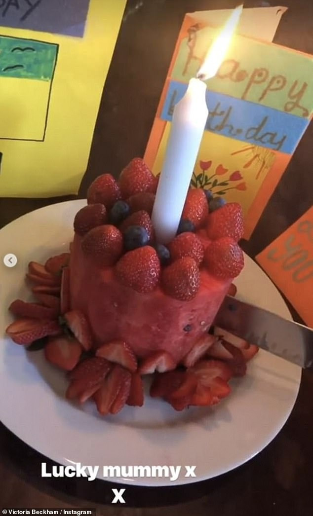 Victoria Beckham chỉ ăn thức ăn tốt cho cơ thể và chủ yếu là thực vật và cá. Ảnh: IG.