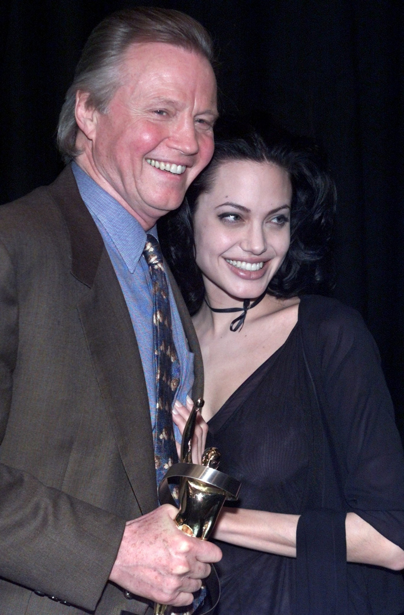 Mối quan hệ Angelina Jolie và cha ruột không mấy tốt đẹp. Ảnh: Reuters. Mối quan hệ Angelina Jolie và cha ruột không mấy tốt đẹp. Ảnh: Reuters.