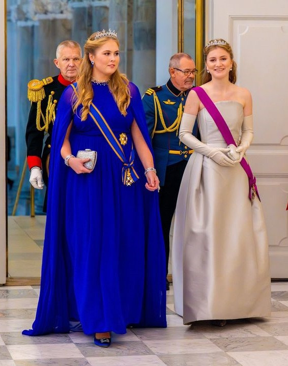 Công chúa Elisabeth (SN 2001) là con cả trong số 4 người con (hai gái và hai trai) của Vua Philippe và Hoàng hậu Mathilde. Kể từ năm 1991, pháp luật Bỉ quy định vương vị được truyền cho con cả, bất kể là con trai hay con gái. Sau khi cha lên ngôi vào năm 2013, cô giữ tước hiệu Nữ công tước xứ Brabant.