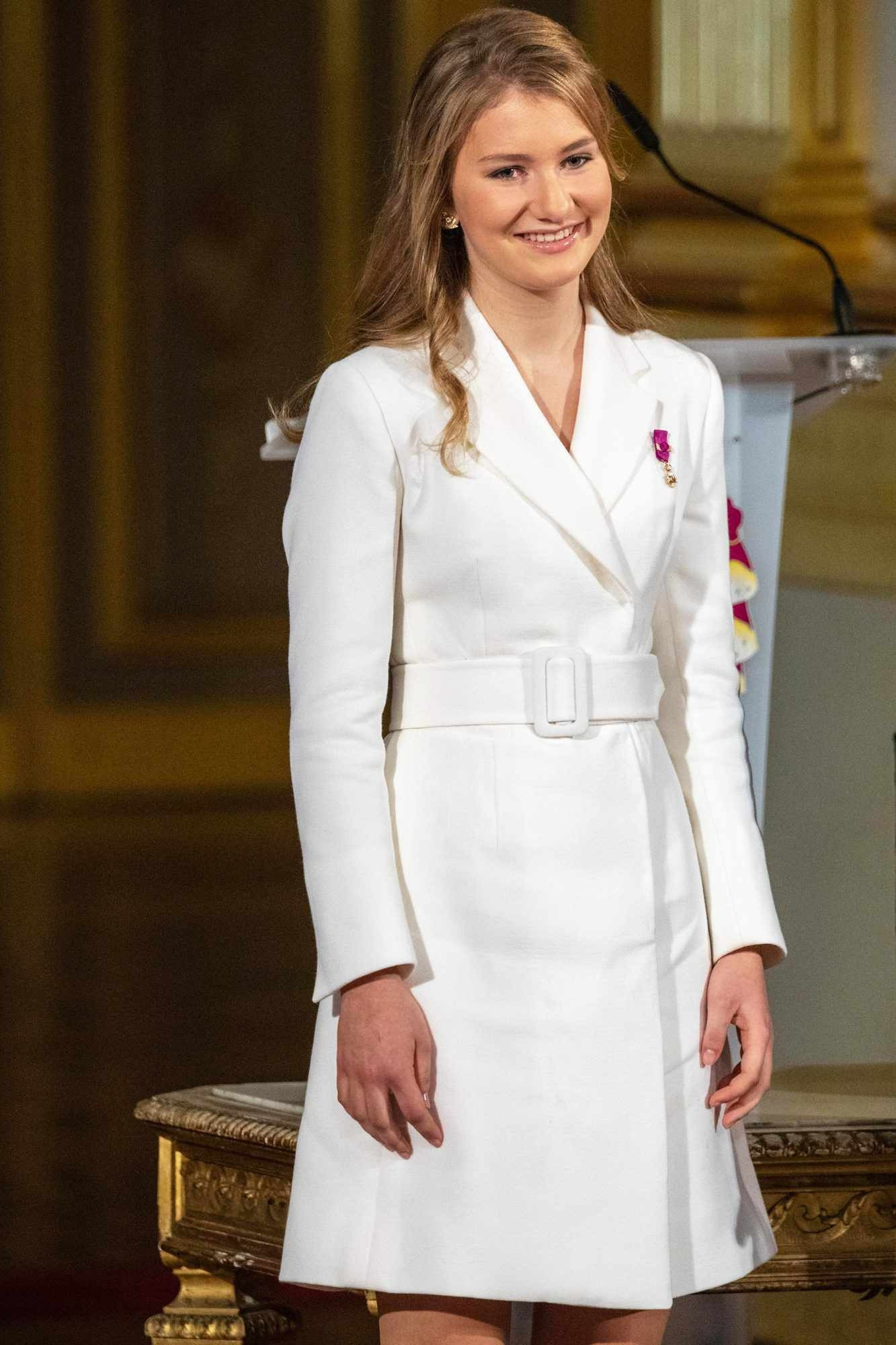 Không chỉ ghi dấu ấn bởi phong cách thời trang, Công chúa Elisabeth còn được ngưỡng mộ bởi học thức. Cô không chỉ được tuyển vào Harvard Kennedy School (trường sau đại học của Harvard) mà còn được cấp học bổng Fulbright danh giá. Đối với ngôi trường hàng đầu thế giới như Harvard, đi "cửa sau" là điều không thể.