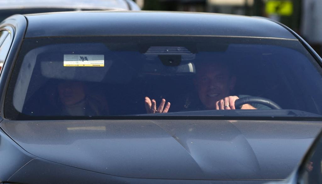 Ben Affleck đeo nhẫn cưới trở lại sau vài ngày tháo ra. Ảnh: Mega. Ben Affleck đeo nhẫn cưới trở lại sau vài ngày tháo ra. Ảnh: Mega.