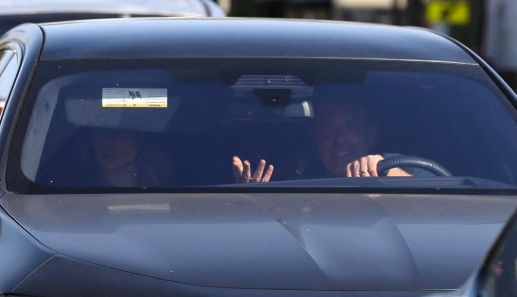 Ben Affleck đeo nhẫn cưới trở lại sau vài ngày tháo ra. Ảnh: Mega. Ben Affleck đeo nhẫn cưới trở lại sau vài ngày tháo ra. Ảnh: Mega.