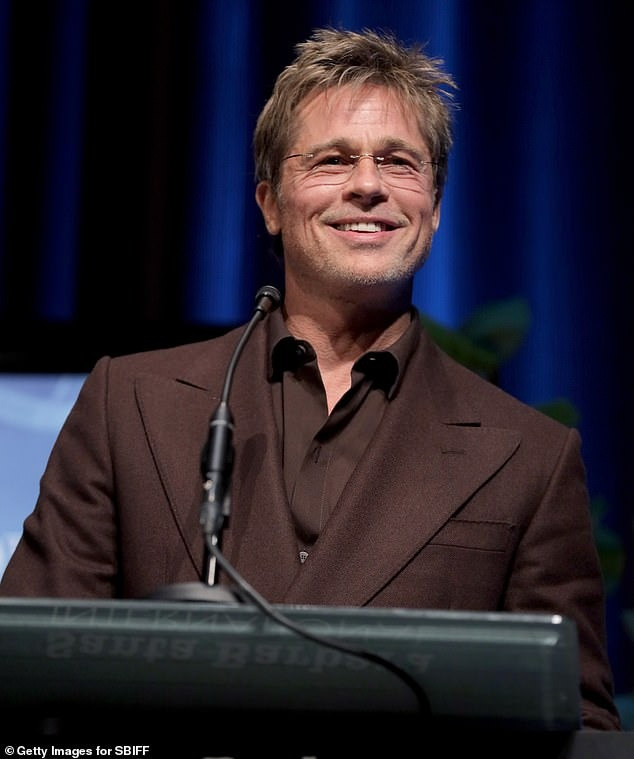 Nhiều cư dân mạng cho rằng việc các con bỏ họ của Brad Pitt là do Angelina xúi giục. Ảnh: Getty Images. Nhiều cư dân mạng cho rằng việc các con bỏ họ của Brad Pitt là do Angelina xúi giục. Ảnh: Getty Images.