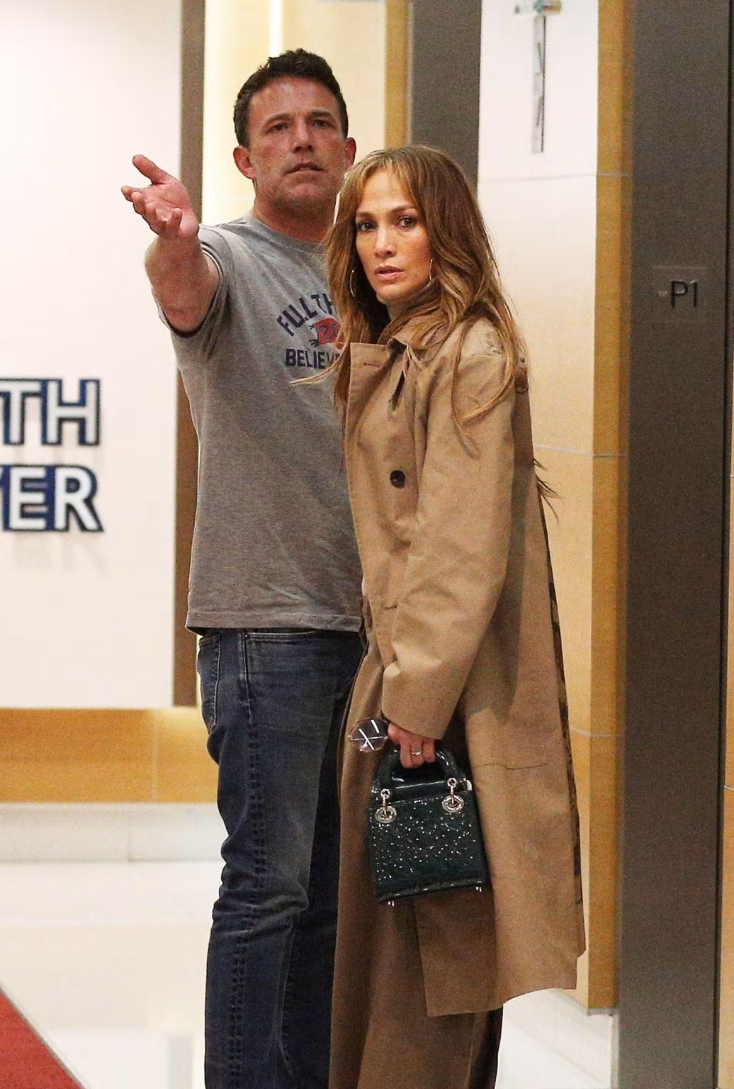 Jennifer Lopez và Ben Affleck xuất hiện cùng nhau giữa nghi vấn chia tay. Ảnh: Mega. Jennifer Lopez và Ben Affleck xuất hiện cùng nhau giữa nghi vấn chia tay. Ảnh: Mega.