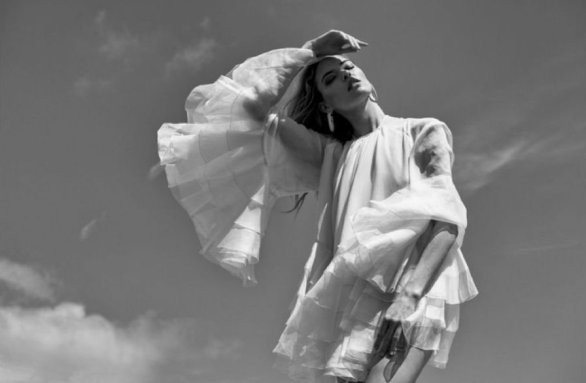 Martha Hunt phô đường cong thần vệ nữ khiến người xem mê mẩn ảnh 9