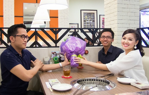 Anh Lưu Thế Anh đã có một cuộc hẹn với Tâm Tít giá 15,5 triệu đồng để ủng hộ trẻ em hở hàm ếch. Anh Lưu Thế Anh đã có một cuộc hẹn với Tâm Tít giá 15,5 triệu đồng để ủng hộ trẻ em hở hàm ếch