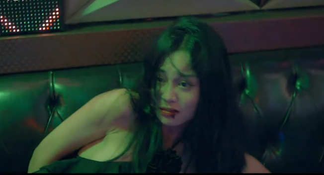 Cảnh bạo lực, cảnh nóng trong phim Biệt dược đen gây cảm giác bội thực cho khán giả. Cảnh bạo lực, cảnh nóng trong phim Biệt dược đen gây cảm giác bội thực cho khán giả.