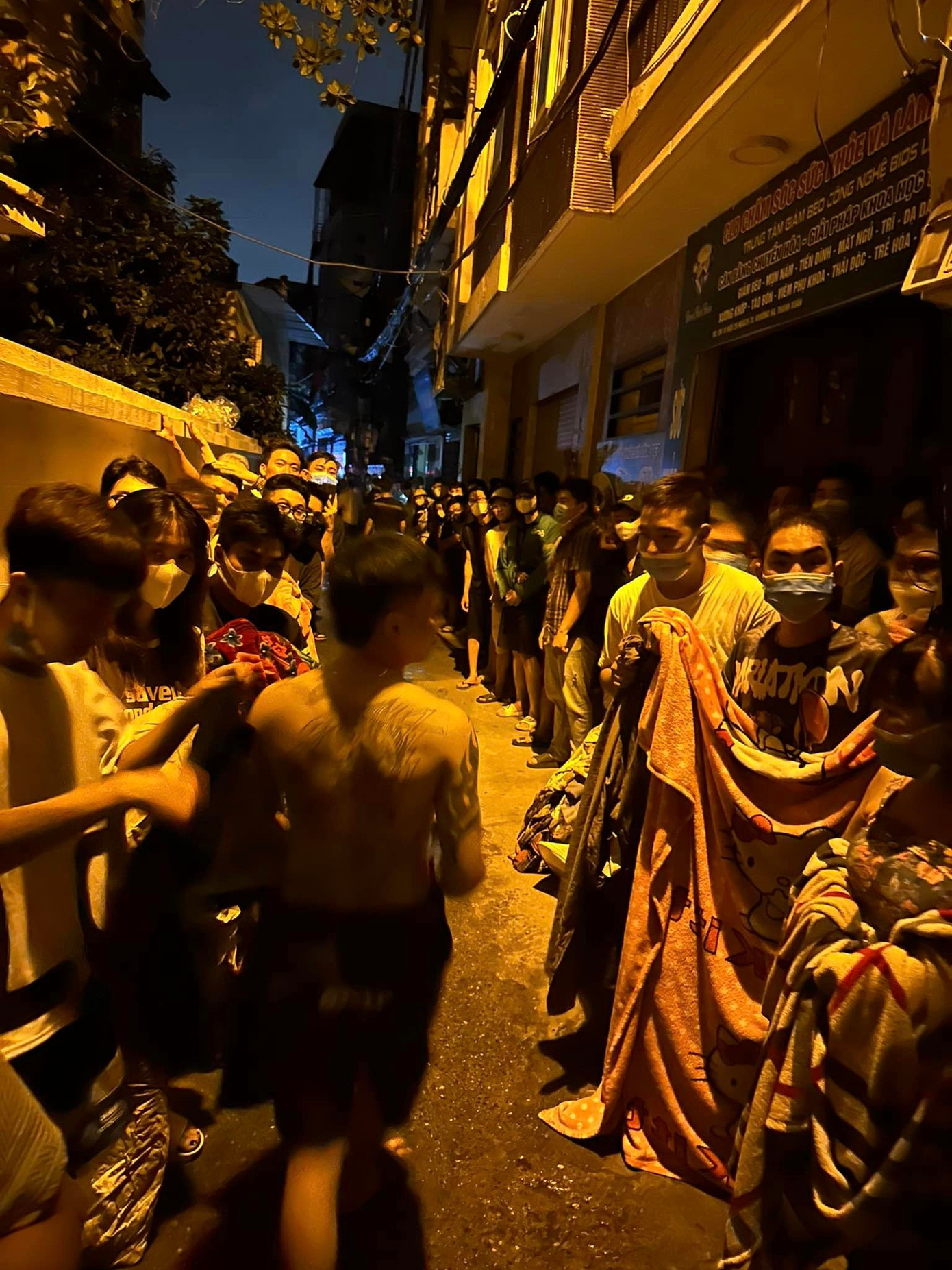 Hình ảnh ngõ Khương Hạ - nơi xảy ra vụ hỏa hoạn khiến nhiều người thương vong. Ảnh: FBNV.