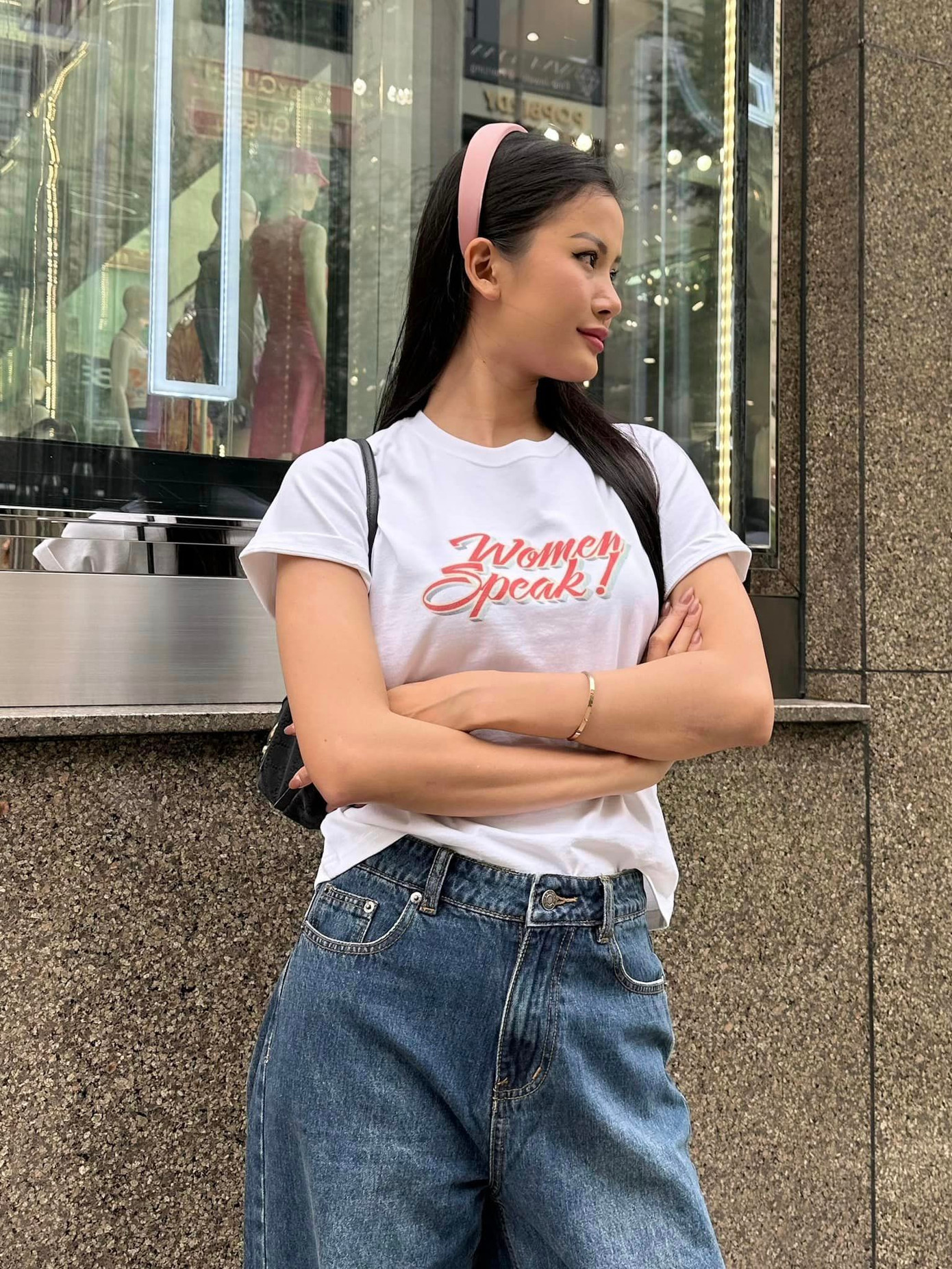 Tại họp báo sau chung kết Miss Universe Vietnam 2023, Hương Ly nói cô có cảm giác buồn vì không thể thực hiện ước mơ trở thành đại diện Việt Nam dự thi Miss Universe lần thứ 72. "Nhưng khi nhìn lại, tôi thấy hành trình này rất đẹp. Mọi người có thể thấy tôi đã trở về phong thái tự tin trước đây. Tôi tin khán giả sẽ luôn nhớ đến mình là một cô gái lạc quan, biết sống vươn lên, chọn cho bản thân những điều tốt nhất", cô nói. Tại họp báo sau chung kết Miss Universe Vietnam 2023, Hương Ly nói cô có cảm giác buồn vì không thể thực hiện ước mơ trở thành đại diện Việt Nam dự thi Miss Universe lần thứ 72. "Nhưng khi nhìn lại, tôi thấy hành trình này rất đẹp. Mọi người có thể thấy tôi đã trở về phong thái tự tin trước đây. Tôi tin khán giả sẽ luôn nhớ đến mình là một cô gái lạc quan, biết sống vươn lên, chọn cho bản thân những điều tốt nhất", cô nói.