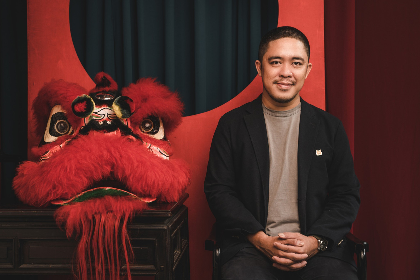 Bình Bồng Bột - biên kịch của loạt phim điện ảnh: Tiệc trăng máu, Trạng Tí, Thiên thần hộ mệnh, Chị Mười Ba: 3 ngày sinh tử, Em và Trịnh và Mai. Bình Bồng Bột - biên kịch của loạt phim điện ảnh: Tiệc trăng máu, Trạng Tí, Thiên thần hộ mệnh, Chị Mười Ba: 3 ngày sinh tử, Em và Trịnh và Mai.