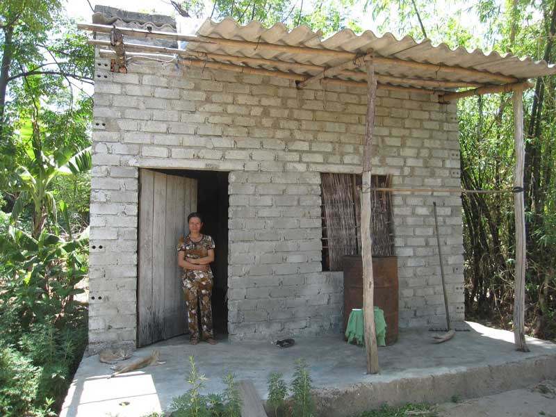 Lợi dụng chị Cao Thị Hợi đang đi xuất khẩu ở Thái Lan, lãnh đạo xã Xuân Viên lấy hồ sơ của chị để đứng tên cho một giáo viên ở TP. Vinh